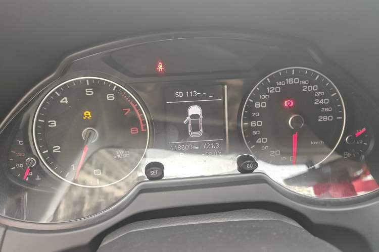 Used Audi Q5 2013 40 TFSI Technology Edition Instrument Cluster