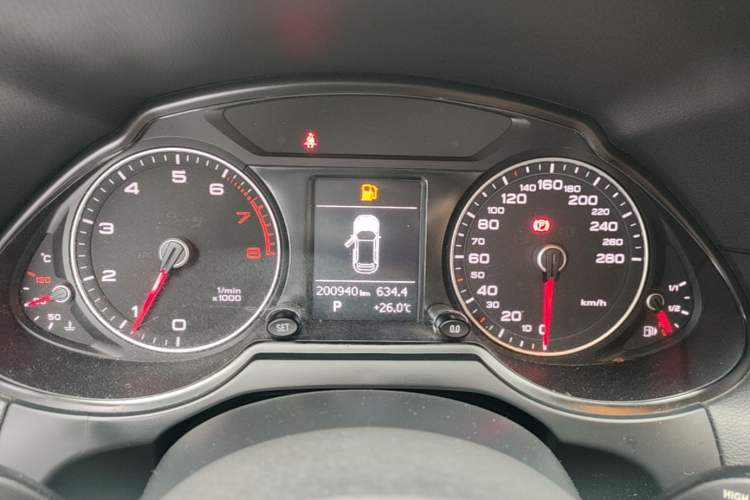 Used Audi Q5 2013 40 TFSI Ambition Instrument Cluster