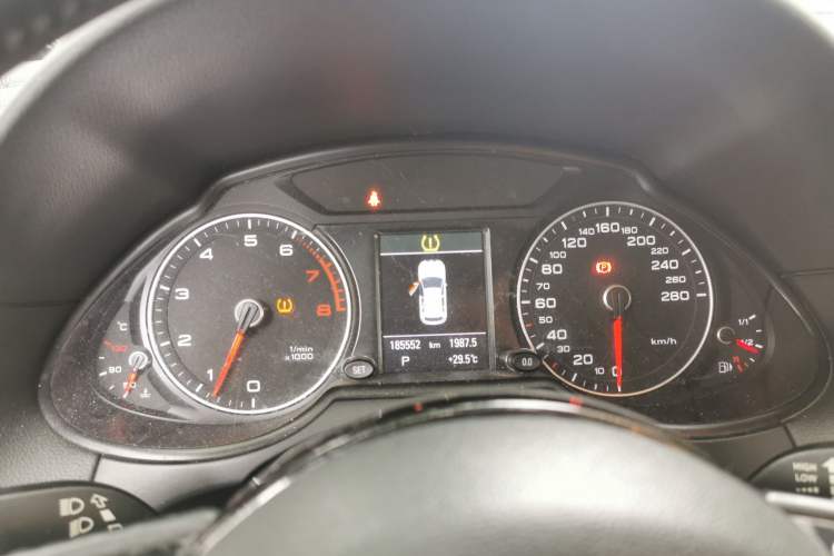 Used Audi Q5 2013 40 TFSI Comfort Edition Instrument Cluster