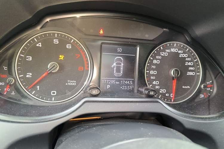 Used Audi Q5 2013 40 TFSI Ambition Instrument Cluster