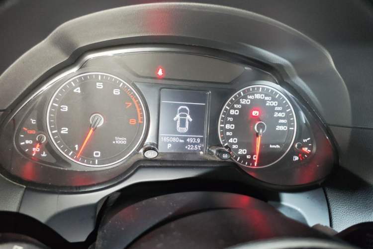 Used Audi Q5 2013 40 TFSI Technology Edition Instrument Cluster