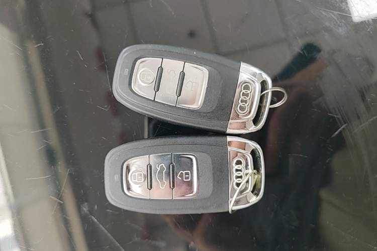 Used Audi Q5 2013 40 TFSI Technology Edition Interior 1