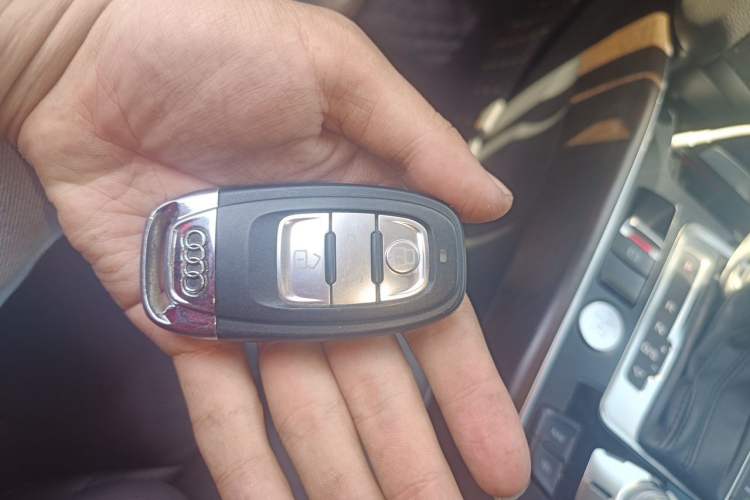 Used Audi Q5 2013 40 TFSI hybrid Interior 1