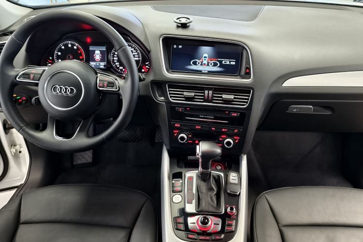 Used Audi Q5 2013 45 TFSI quattro Sport Edition Interior 1