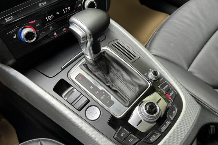 Used Audi Q5 2013 45 TFSI quattro Sport Edition Interior 2