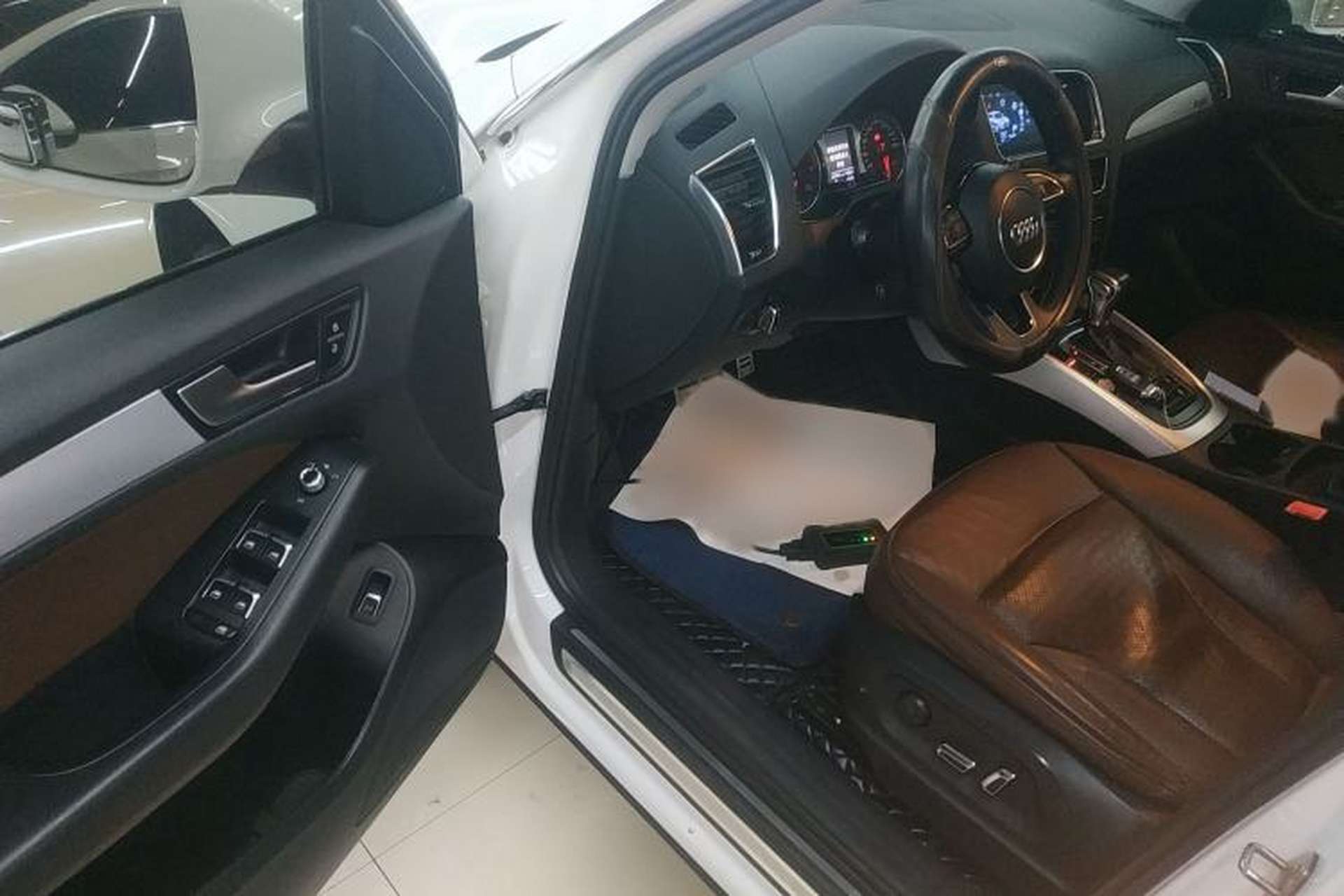 Used Audi Q5 2013 40 TFSI Technology Edition Interior 3