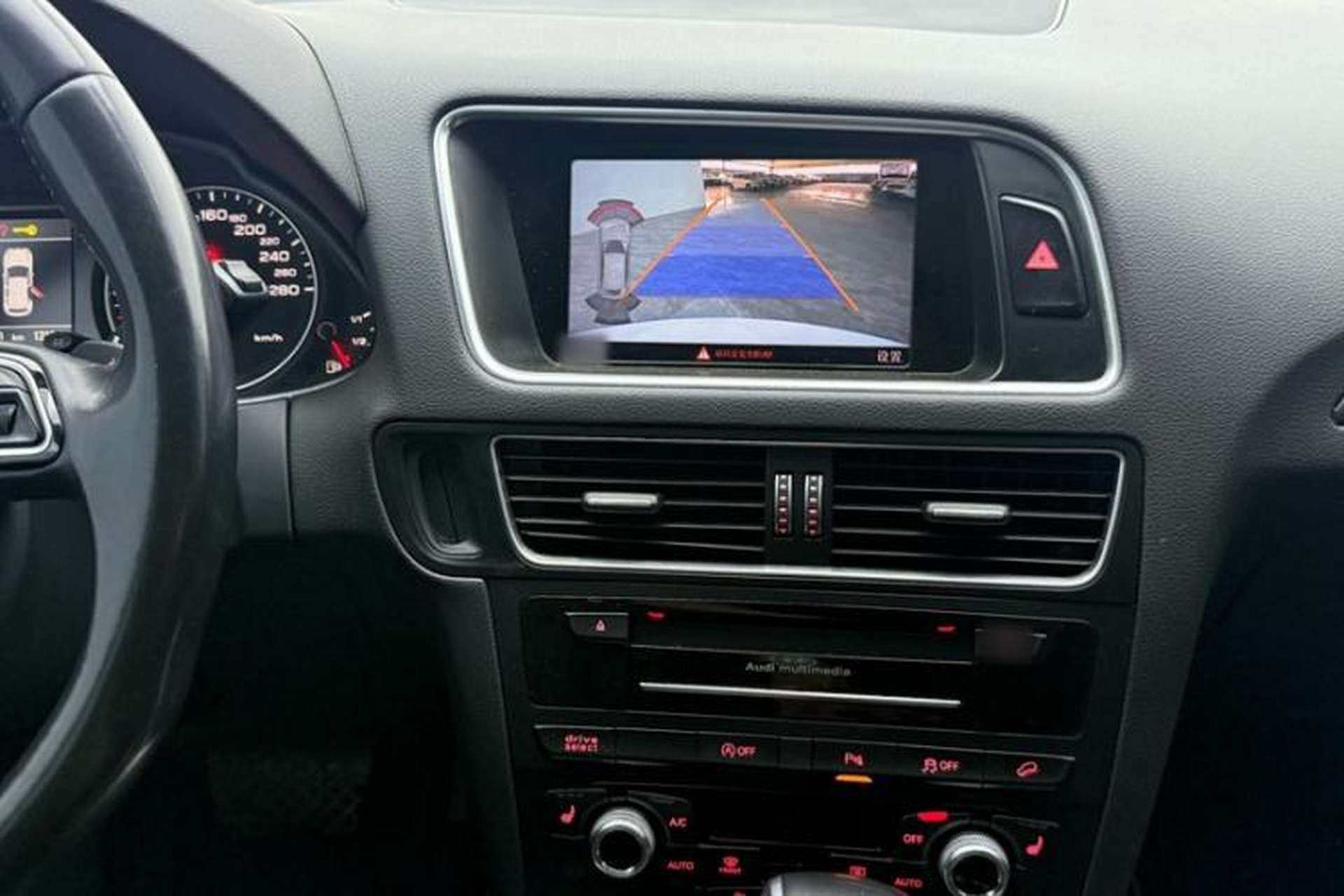 Used Audi Q5 2013 45 TFSI quattro Sport Edition Interior 3