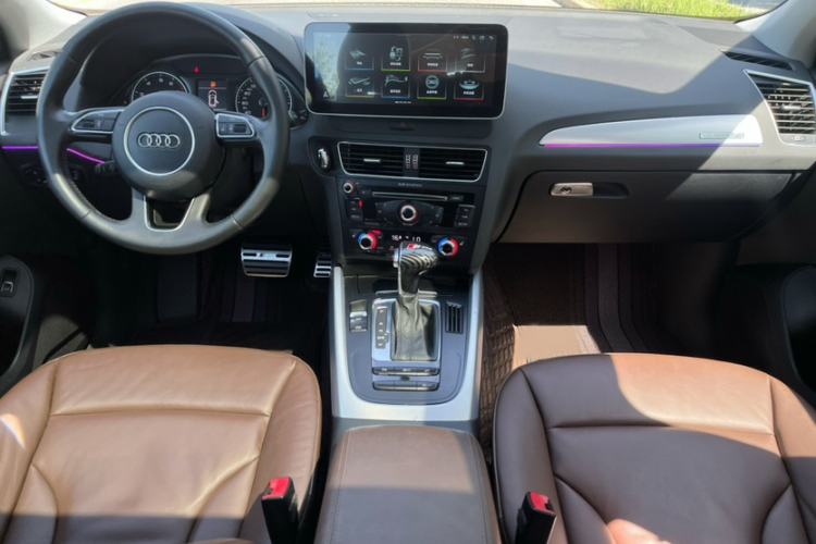 Used Audi Q5 2013 40 TFSI Technology Edition Interior 4