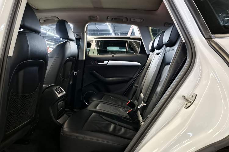 Used Audi Q5 2013 45 TFSI quattro Sport Edition Interior 4
