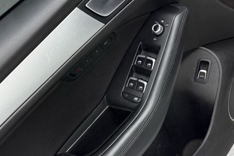 Used Audi Q5 2013 45 TFSI quattro Sport Edition Interior 4
