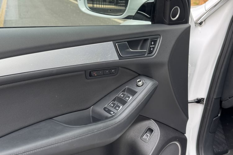 Used Audi Q5 2013 45 TFSI quattro Sport Edition Interior 6
