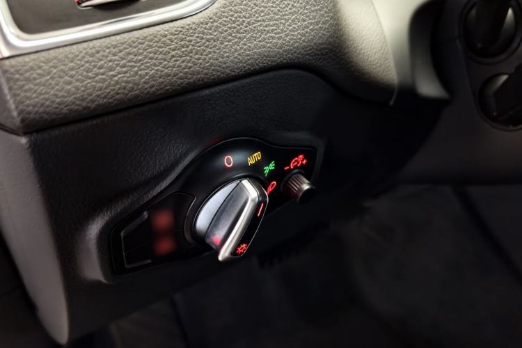 Used Audi Q5 2013 45 TFSI quattro Sport Edition Interior 6