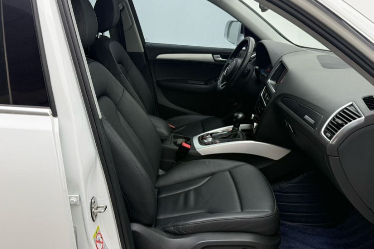 Used Audi Q5 2013 45 TFSI quattro Sport Edition Interior 6