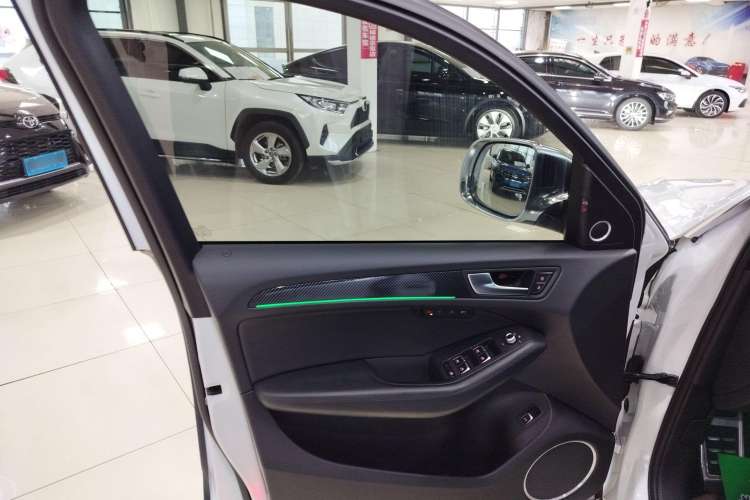 Used Audi Q5 2013 45 TFSI quattro Sport Edition Left Front Door Interior