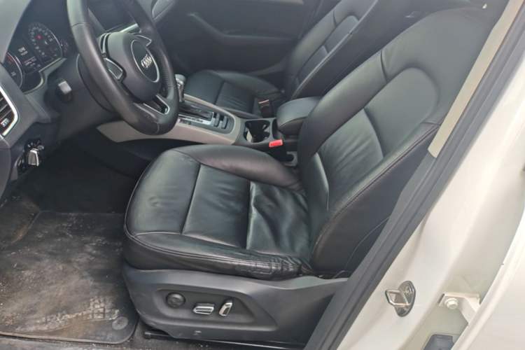 Used Audi Q5 2013 40 TFSI Ambition Left Front Seat