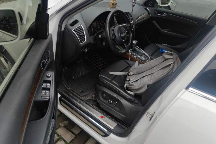 Used Audi Q5 2013 40 TFSI Comfort Edition Left Front Seat