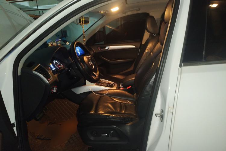 Used Audi Q5 2013 40 TFSI Technology Edition Left Front Seat