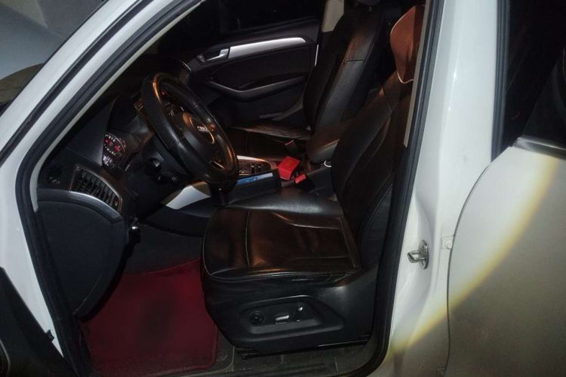 Used Audi Q5 2013 40 TFSI Technology Edition Left Front Seat
