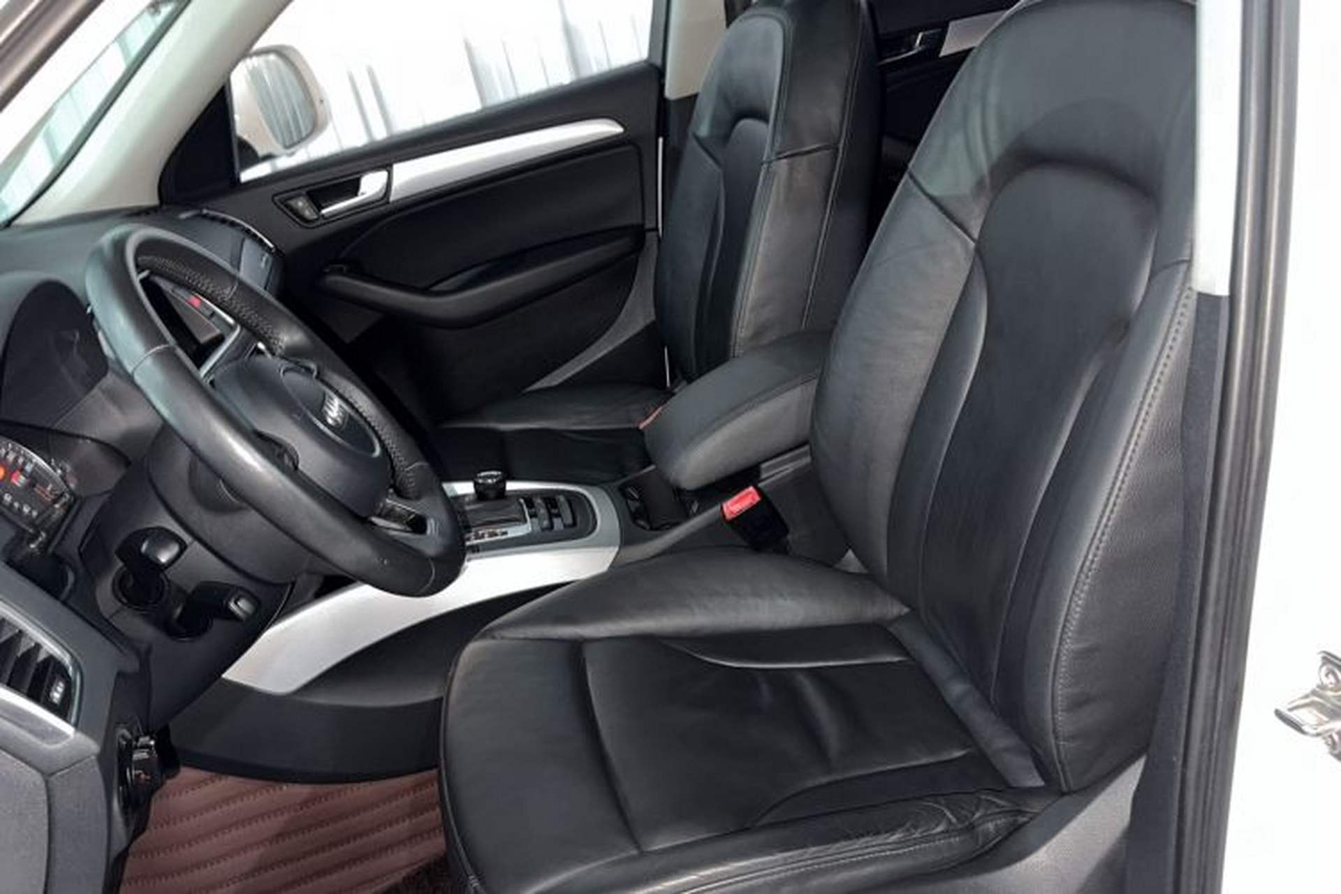 Used Audi Q5 2013 40 TFSI Technology Edition Left Front Seat