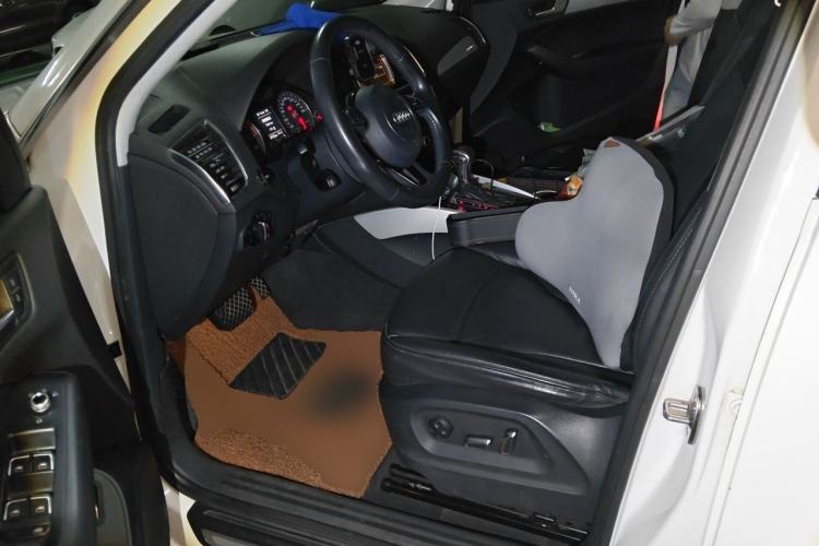 Used Audi Q5 2013 40 TFSI Technology Edition Left Front Seat