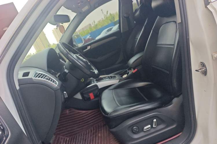 Used Audi Q5 2013 40 TFSI Ambition Left Front Seat