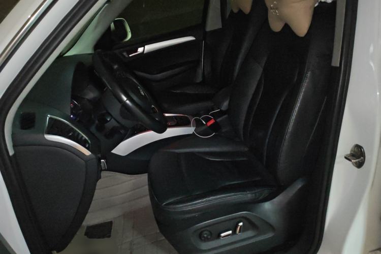 Used Audi Q5 2013 40 TFSI Technology Edition Left Front Seat