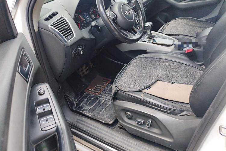 Used Audi Q5 2013 40 TFSI Ambition Left Front Seat