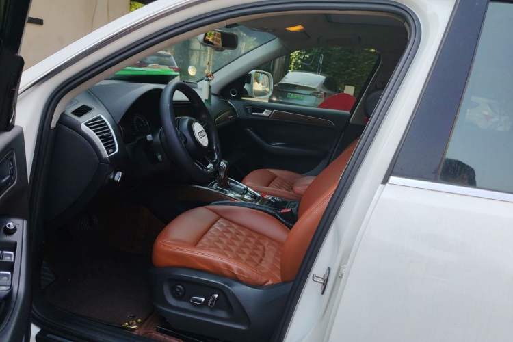 Used Audi Q5 2013 40 TFSI Comfort Edition Left Front Seat