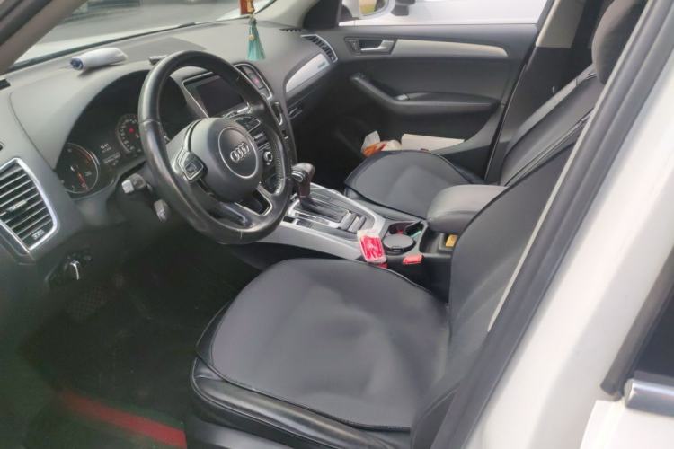 Used Audi Q5 2013 40 TFSI Technology Edition Left Front Seat