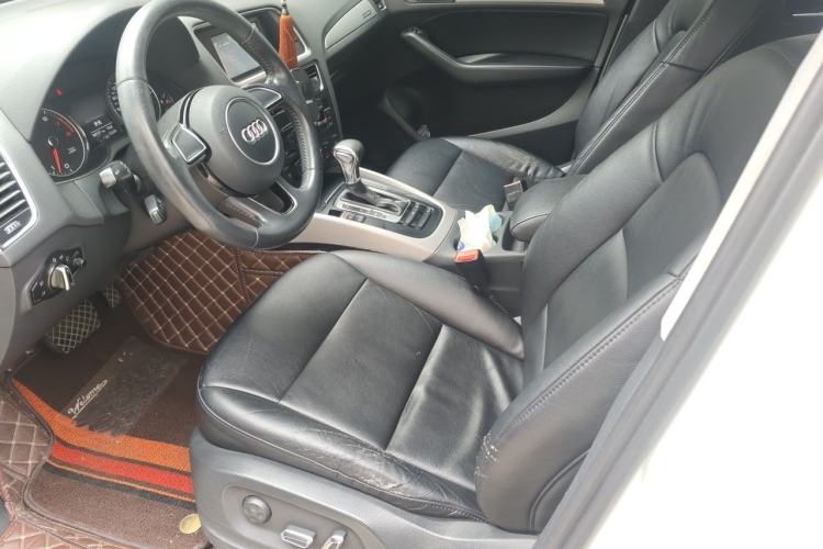 Used Audi Q5 2013 40 TFSI Ambition Left Front Seat