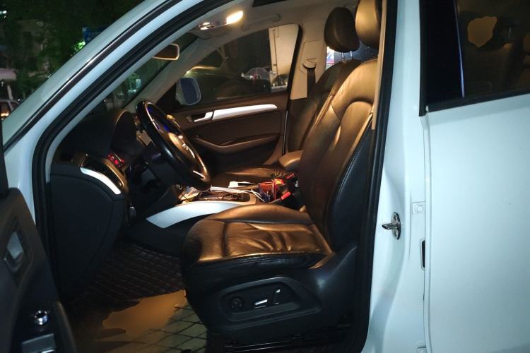 Used Audi Q5 2013 40 TFSI Technology Edition Left Front Seat