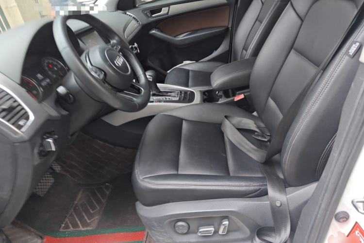 Used Audi Q5 2013 40 TFSI Ambition Left Front Seat