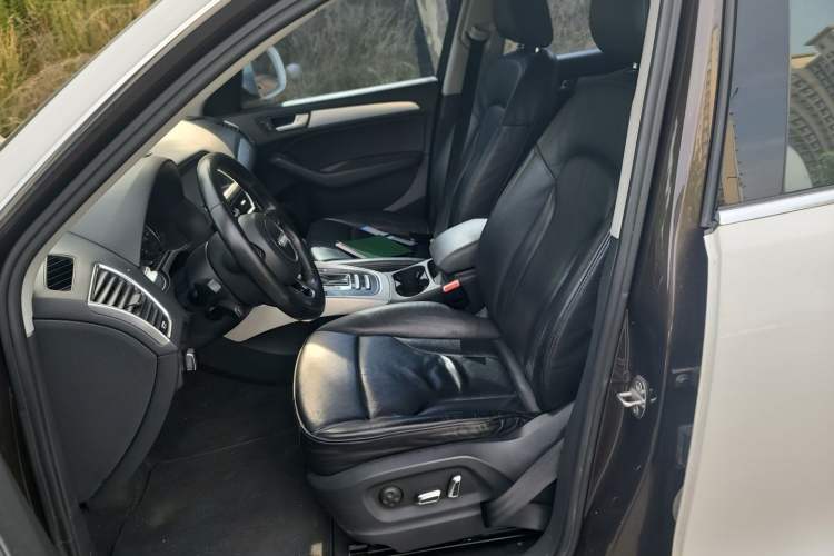 Used Audi Q5 2013 40 TFSI Technology Edition Left Front Seat