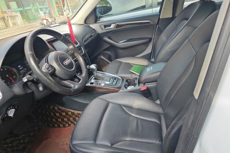 Used Audi Q5 2013 40 TFSI Technology Edition Left Front Seat