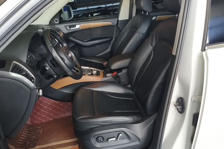 Used Audi Q5 2013 45 TFSI quattro off-road version Left Front Seat