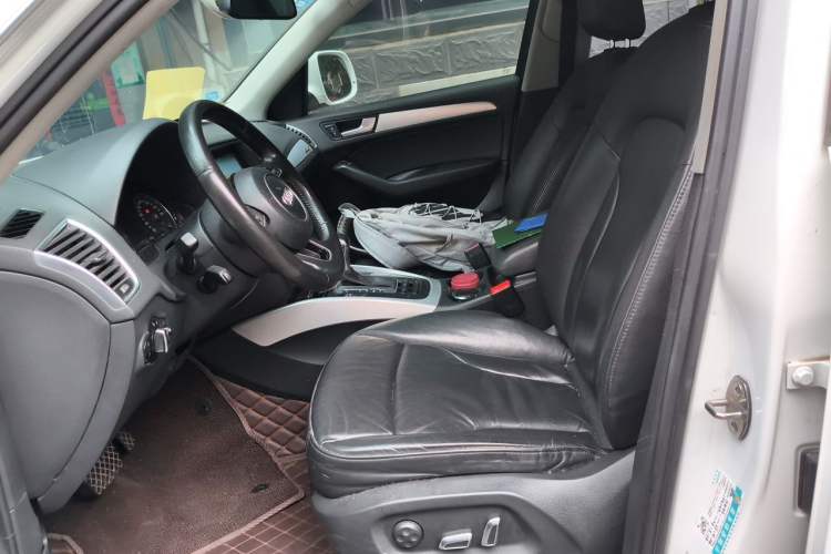 Used Audi Q5 2013 40 TFSI Technology Edition Left Front Seat