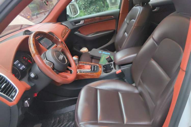 Used Audi Q5 2013 40 TFSI Ambition Left Front Seat