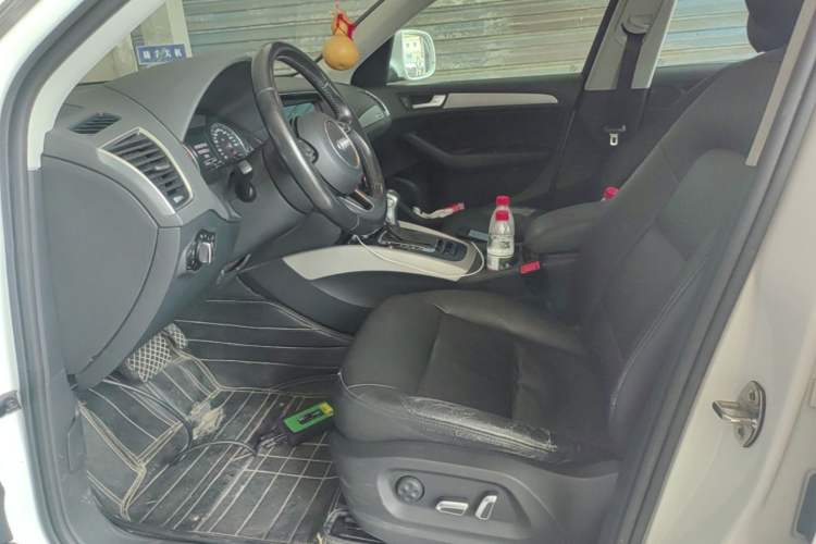Used Audi Q5 2013 40 TFSI Ambition Left Front Seat