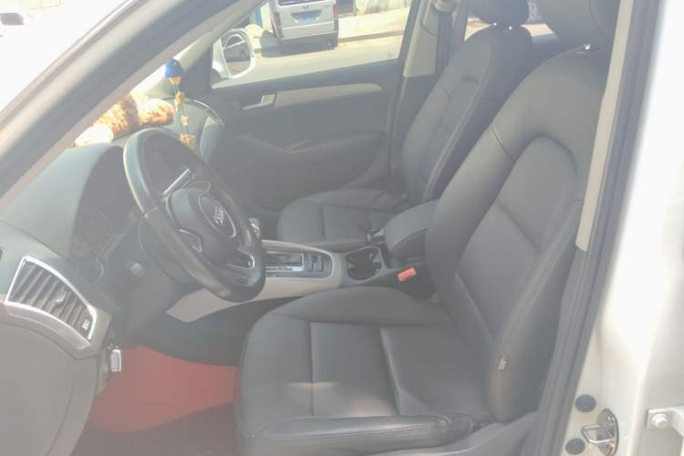 Used Audi Q5 2013 40 TFSI Ambition Left Front Seat