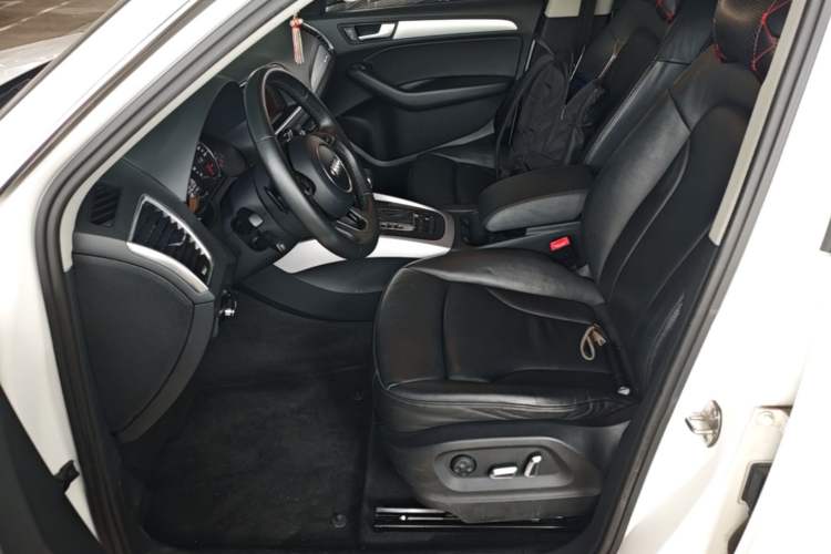 Used Audi Q5 2013 40 TFSI Technology Edition Left Front Seat
