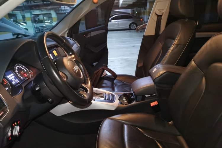 Used Audi Q5 2013 40 TFSI Technology Edition Left Front Seat