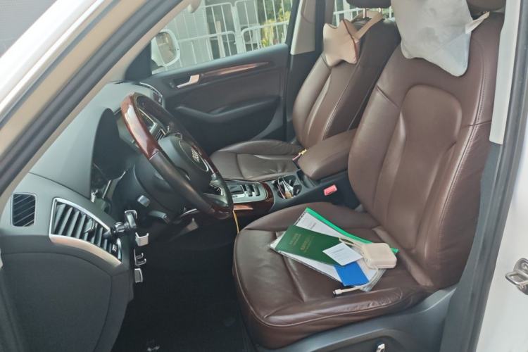 Used Audi Q5 2013 40 TFSI Technology Edition Left Front Seat