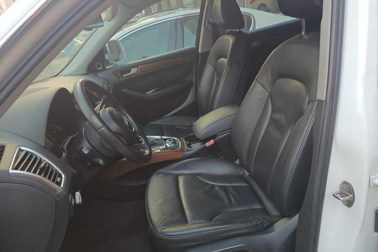 Used Audi Q5 2013 40 TFSI Comfort Edition Left Front Seat