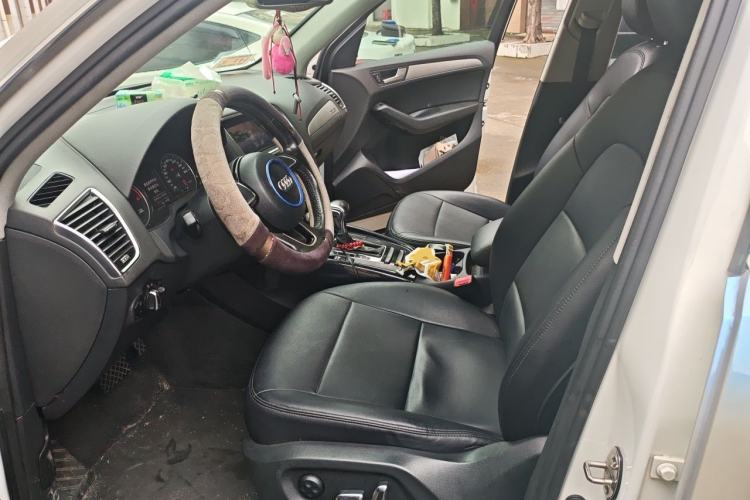 Used Audi Q5 2013 40 TFSI Ambition Left Front Seat