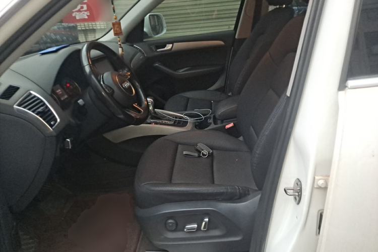 Used Audi Q5 2013 40 TFSI Ambition Left Front Seat