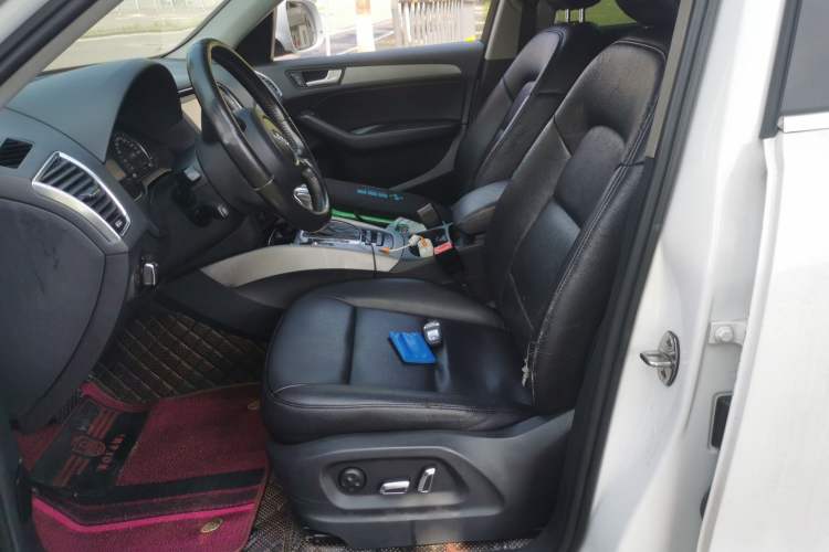 Used Audi Q5 2013 40 TFSI Ambition Left Front Seat