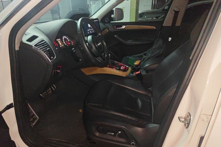 Used Audi Q5 2013 45 TFSI quattro off-road version Left Front Seat
