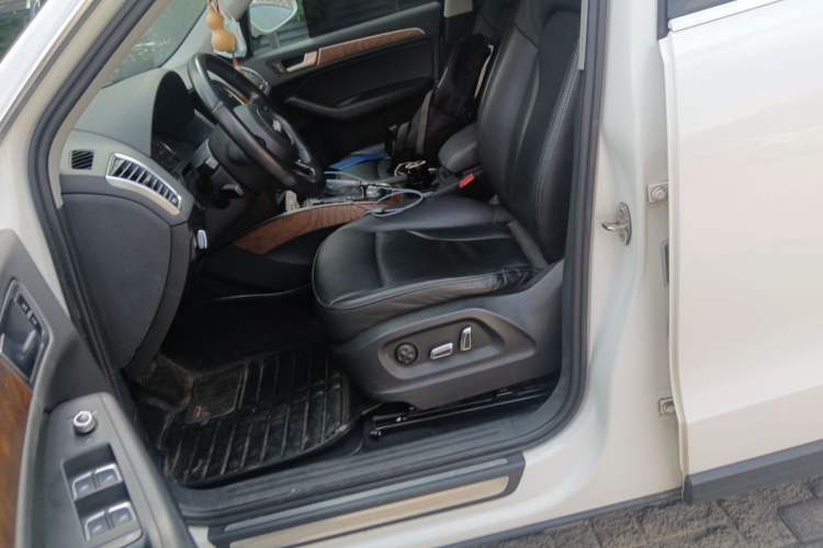 Used Audi Q5 2013 40 TFSI Comfort Edition Left Front Seat
