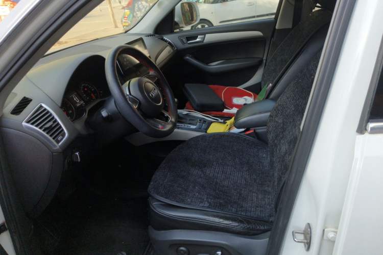 Used Audi Q5 2013 40 TFSI Ambition Left Front Seat