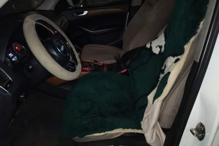 Used Audi Q5 2013 40 TFSI Ambition Left Front Seat